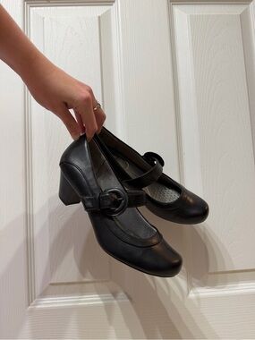 Life Stride Black Mary Jane Block Heel Pumps with Buckle Soft System